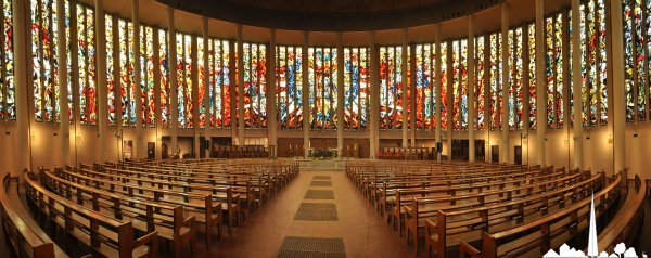 Yvetot - L'Église et ses 1046 m2 de vitraux